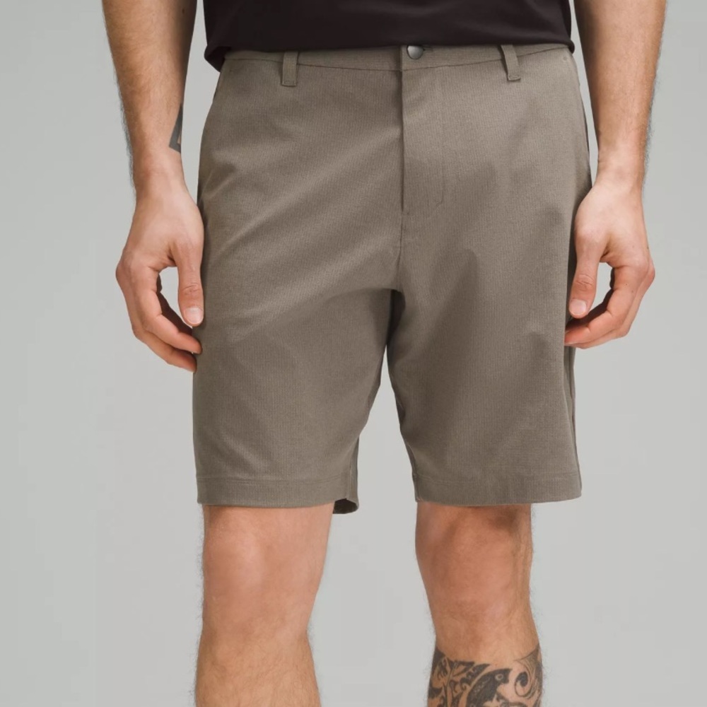 Lululemon Fit Short Men Size 30